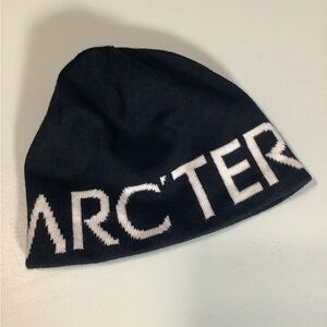 Arc'teryx Black and White Logo Beanie